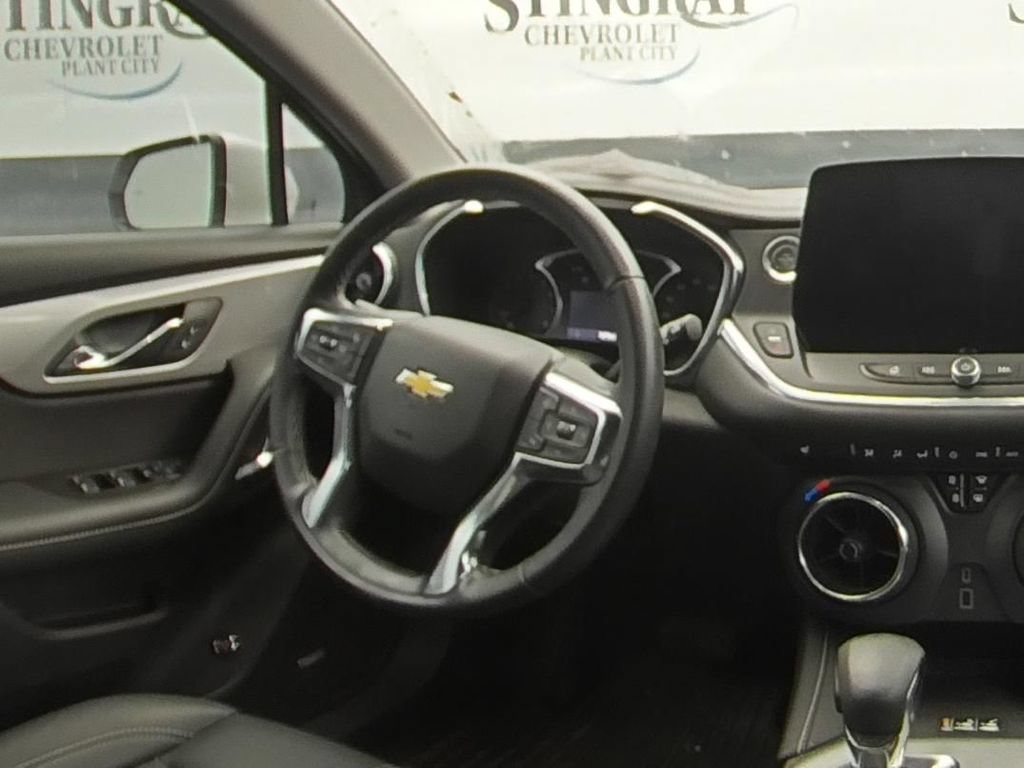 Used 2025 Chevrolet Blazer LT w/ Sound & Technology Package FWD image 16