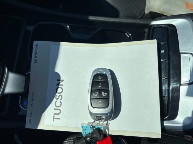 Used 2024 Hyundai Tucson SEL w/ Convenience Package AWD/4WD image 9