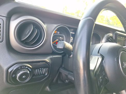 Used 2021 Jeep Wrangler Unlimited Sport w/ Sun And Sound Package AWD/4WD image 18