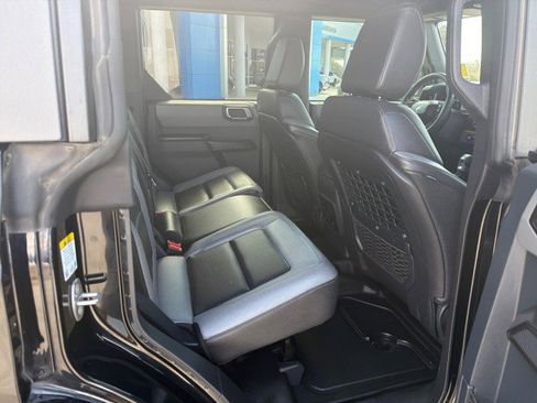 Used 2024 Ford Bronco Black Diamond image 16