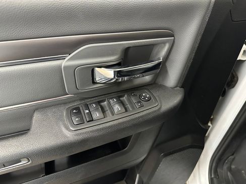 Used 2021 RAM 1500 Classic SLT image 11