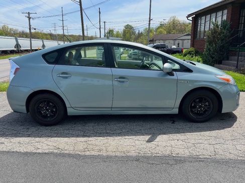 Used 2015 Toyota Prius Four FWD image 10