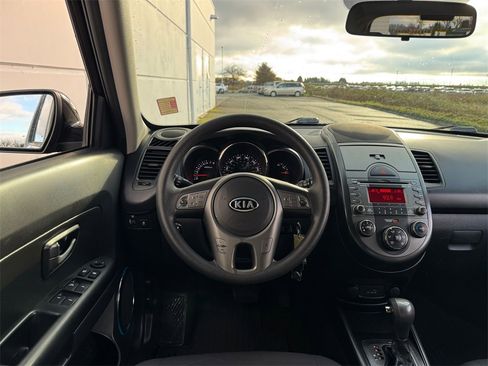 Used 2011 Kia Soul + w/ Audio Pkg image 13