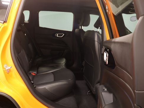 New 2026 Jeep Compass Latitude w/ Sun and Sound Group AWD/4WD image 17