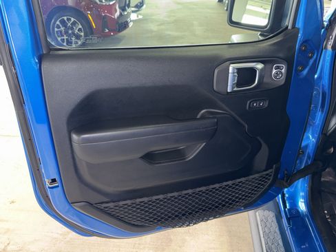 Used 2021 Jeep Wrangler Unlimited Sport AWD/4WD image 17