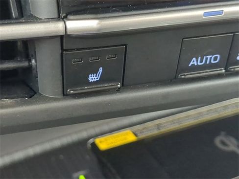 Certified 2023 Toyota Sienna XLE Woodland Edition image 24