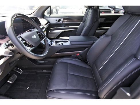 New 2027 Cadillac Vistiq Luxury AWD/4WD image 6
