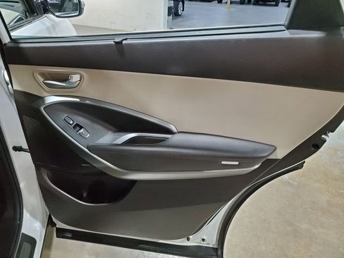 Used 2018 Hyundai Santa Fe Limited image 21