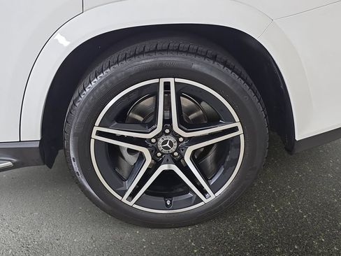 Used 2023 Mercedes-Benz GLS 450 4MATIC image 39