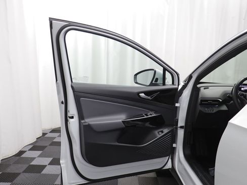 Used 2022 Volkswagen ID.4 Pro S image 4
