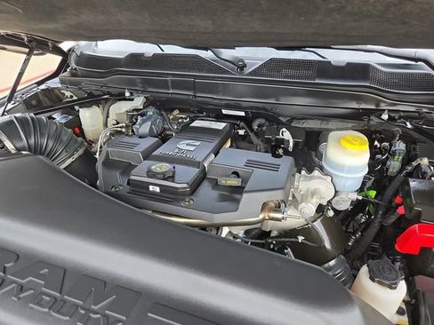 Used 2023 RAM 2500 Limited AWD/4WD image 32