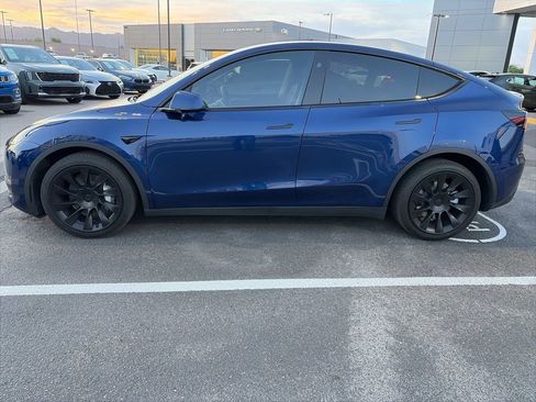 Used 2023 Tesla Model Y Long Range image 5