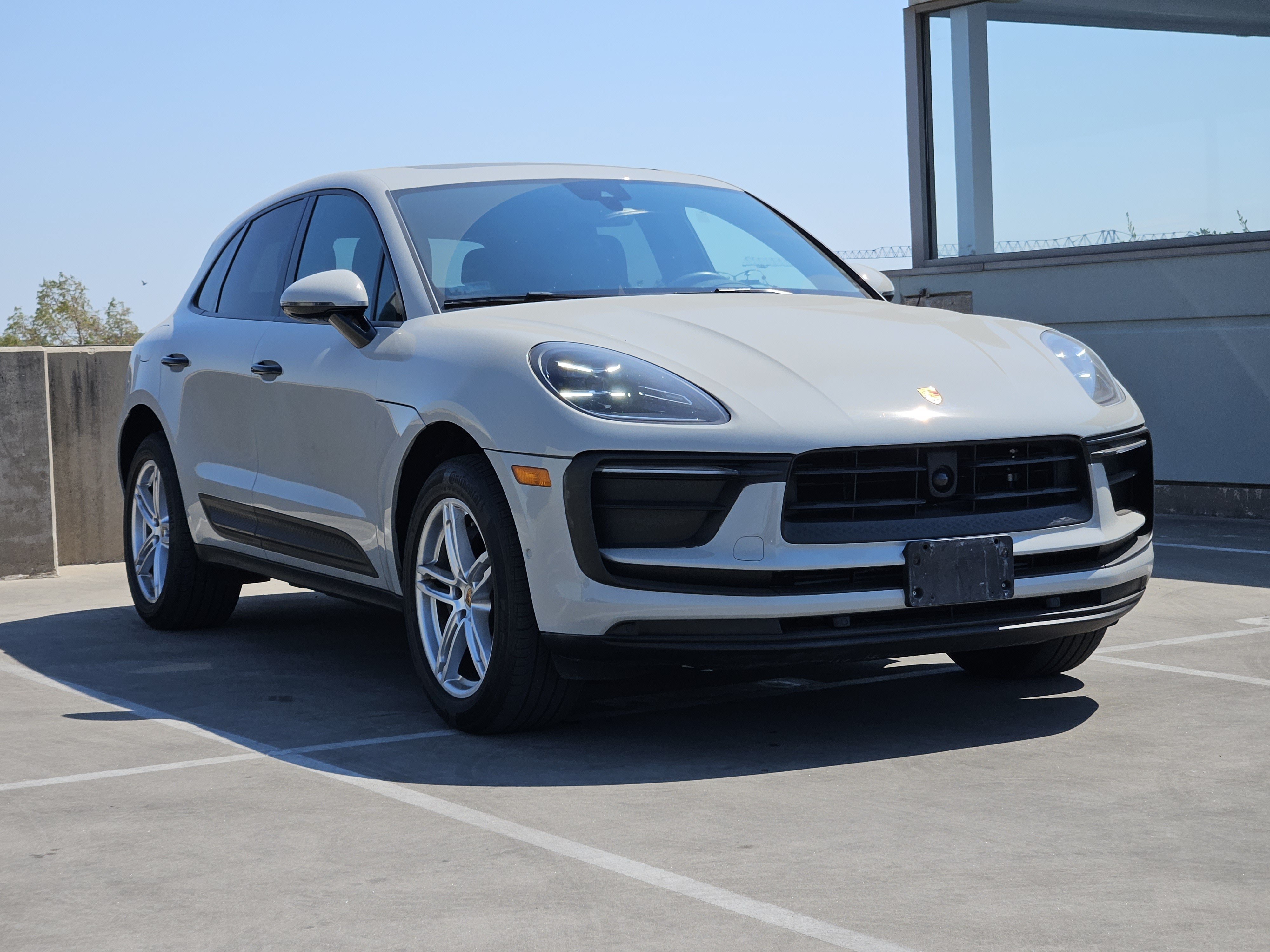 Certified 2023 Porsche Macan AWD/4WD image 10