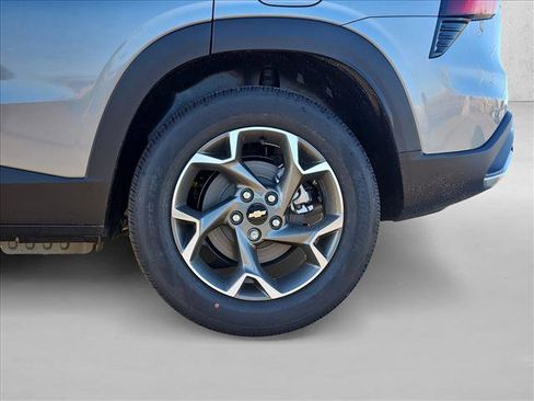 New 2026 Chevrolet Trax LT w/ Driver Confidence Package image 10