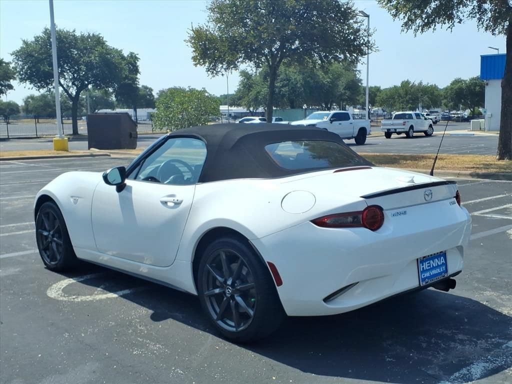 Used 2018 MAZDA MX-5 Miata Club RWD image 7