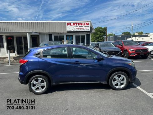 Used 2016 Honda HR-V LX image 2