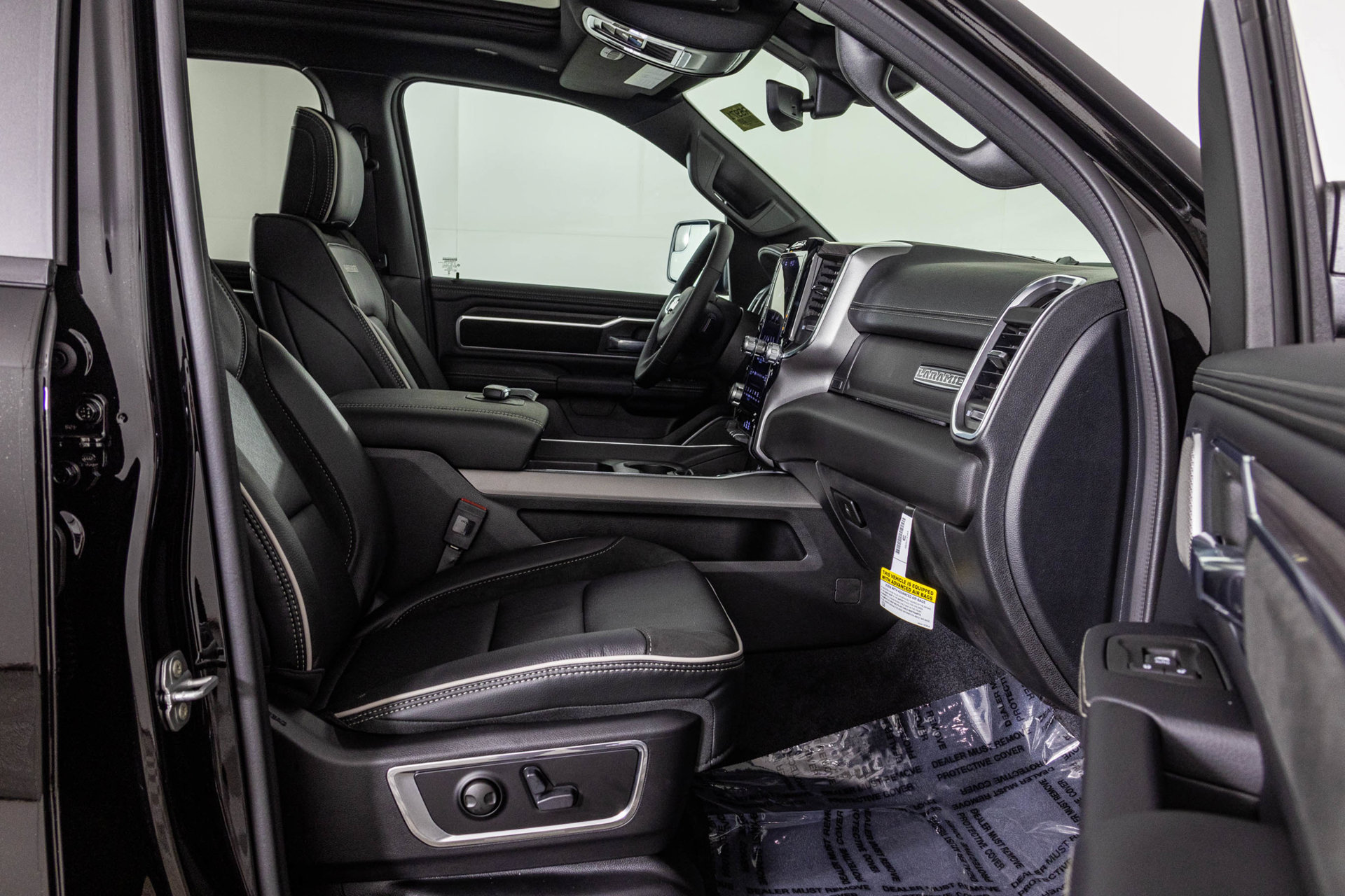 New 2027 RAM 1500 Laramie AWD/4WD image 43