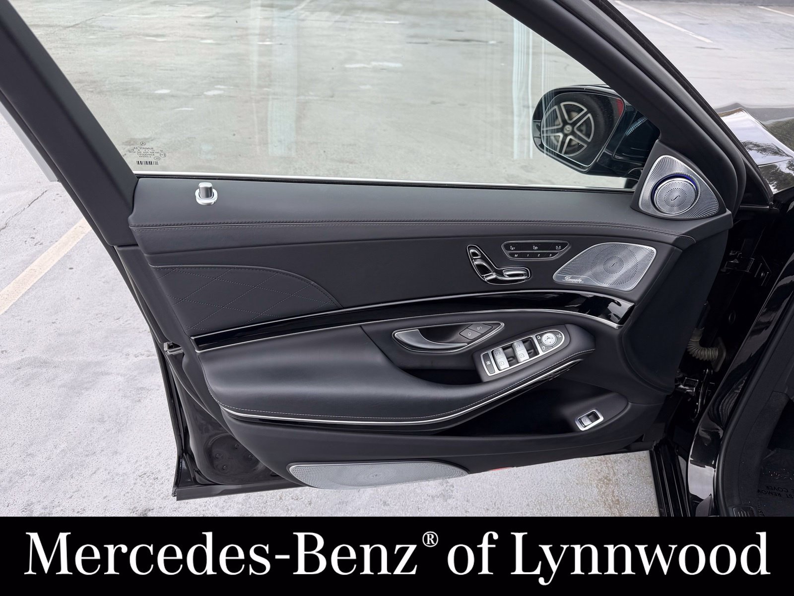 Used 2017 Mercedes-Benz Maybach S 550 4MATIC image 10