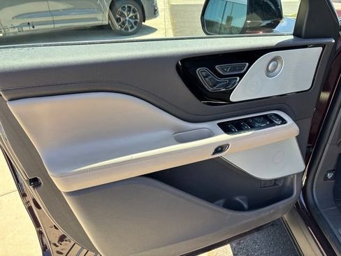 Used 2022 Lincoln Aviator Reserve w/ Equipment Group 201A AWD/4WD image 12