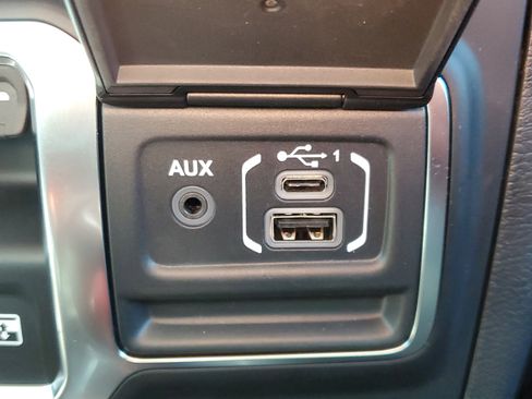 Used 2023 Jeep Wrangler Rubicon image 27