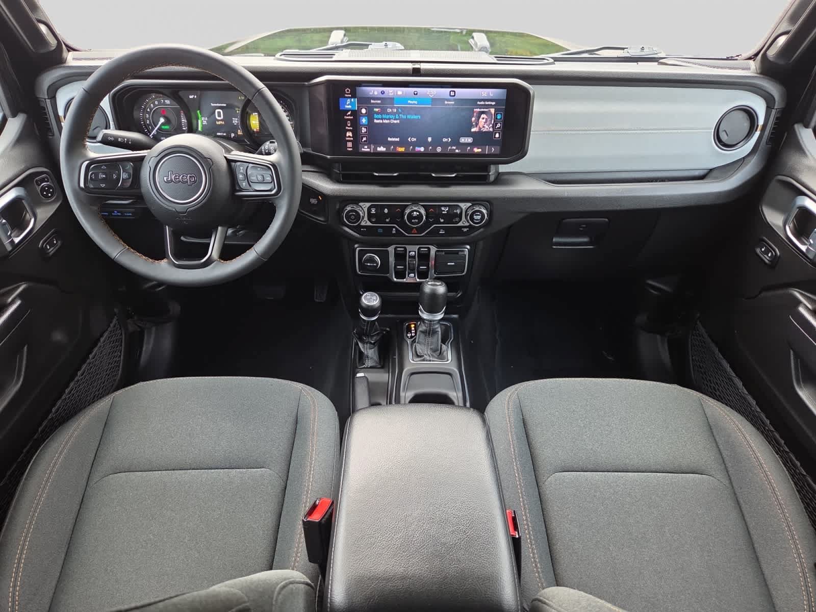 Used 2024 Jeep Wrangler Unlimited w/ Convenience Group AWD/4WD image 14