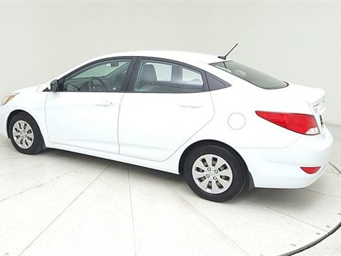 Used 2015 Hyundai Accent GLS image 7