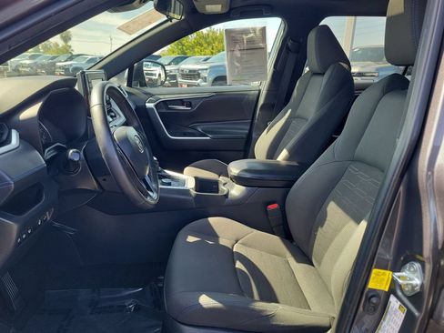 Used 2022 Toyota RAV4 SE w/ Convenience Package AWD/4WD image 19