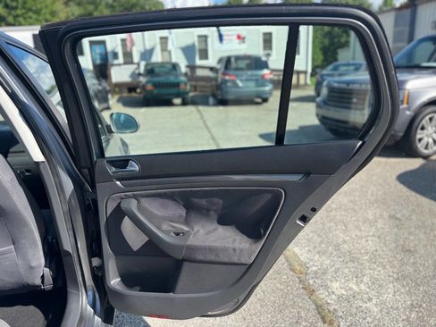Used 2007 Volkswagen Rabbit 4-Door image 17