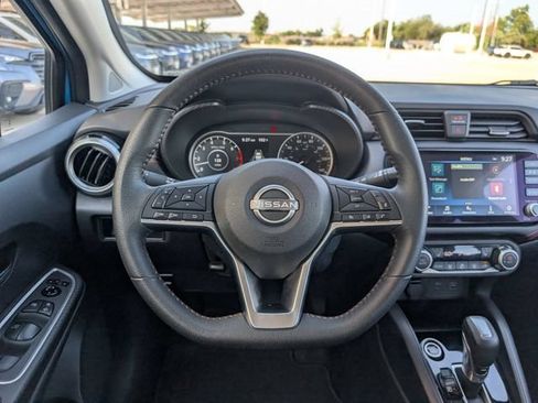 Used 2025 Nissan Versa SR FWD image 22