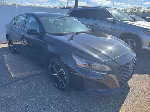 Used 2024 Nissan Altima 2.5 SR FWD image 6