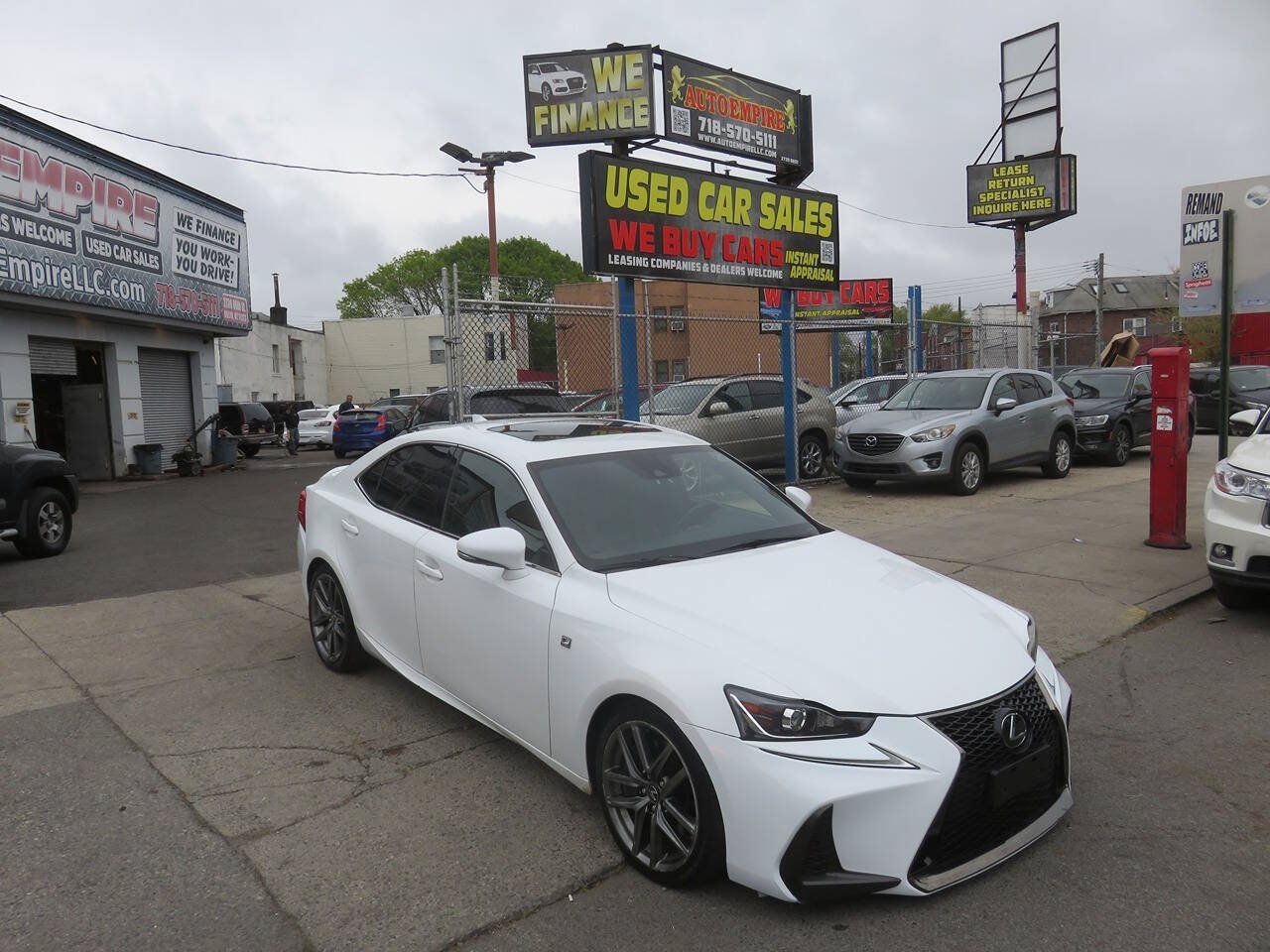 Used 2017 Lexus IS 200t F Sport w/ F Sport Package RWD image 3