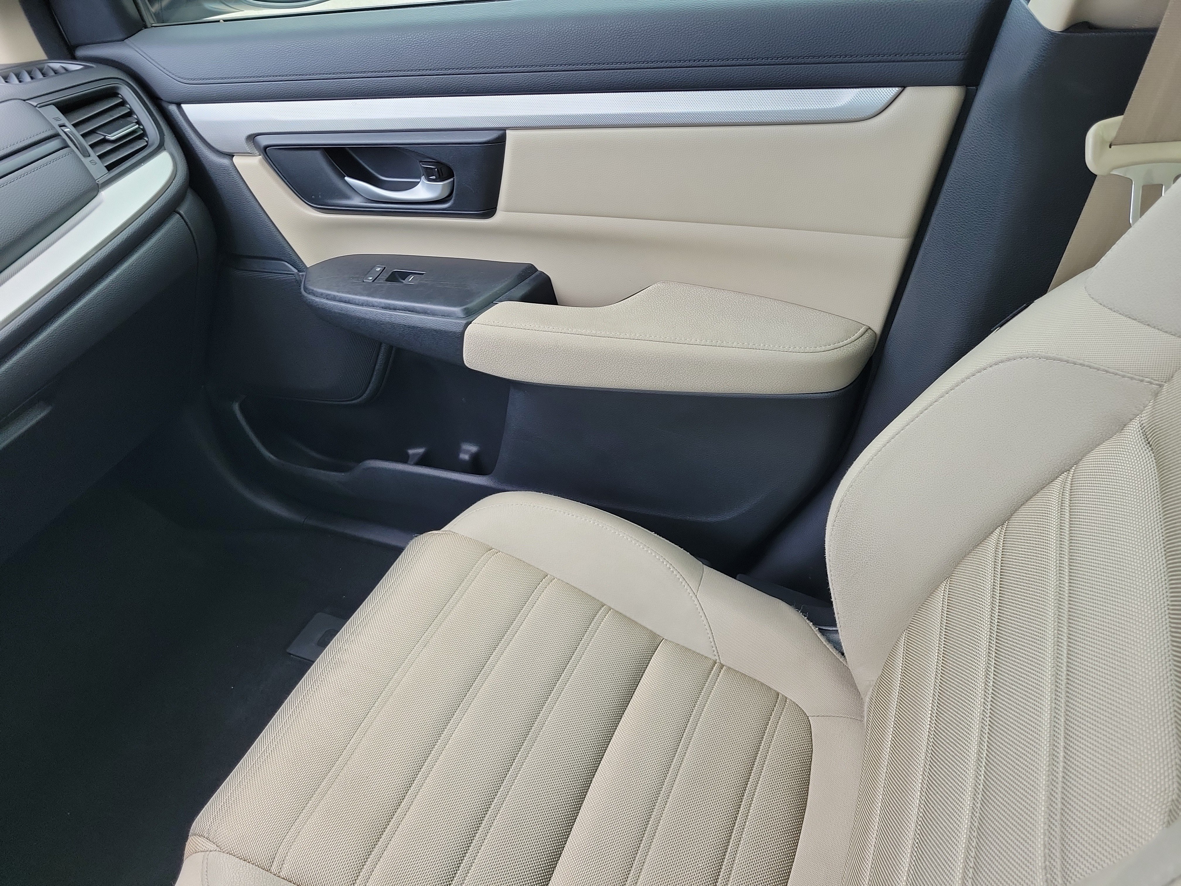 Used 2018 Honda CR-V LX image 18