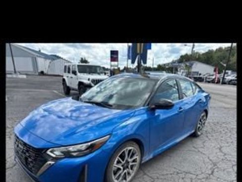 Used 2024 Nissan Sentra SR w/ SR Premium Package FWD image 31
