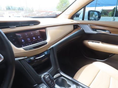 Used 2022 Cadillac XT5 Premium Luxury w/ Platinum Package AWD/4WD image 32