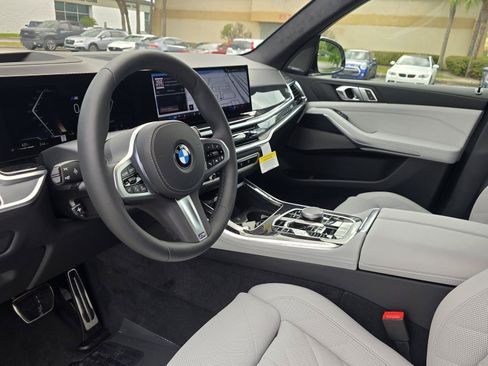 New 2026 BMW X5 xDrive40i w/ M Sport Package AWD/4WD image 17