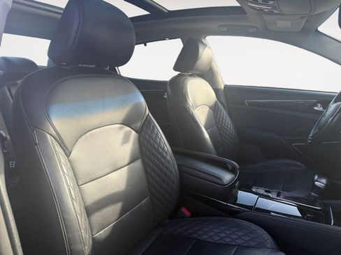 Used 2017 Kia Cadenza Limited image 15