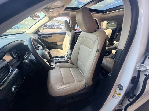 Used 2020 Ford Explorer XLT w/ Equipment Group 202A AWD/4WD image 20