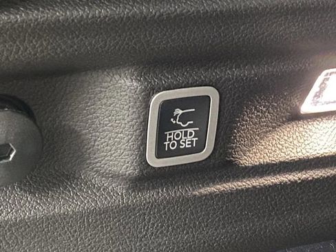 New 2025 Jeep Grand Cherokee L Limited w/ Black Appearance Package image 17