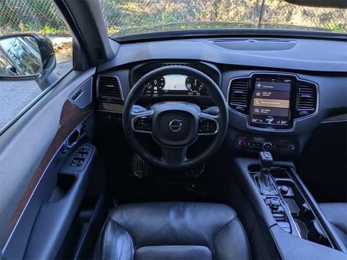 Used 2016 Volvo XC90 T6 Momentum w/ Momentum Plus Package image 21