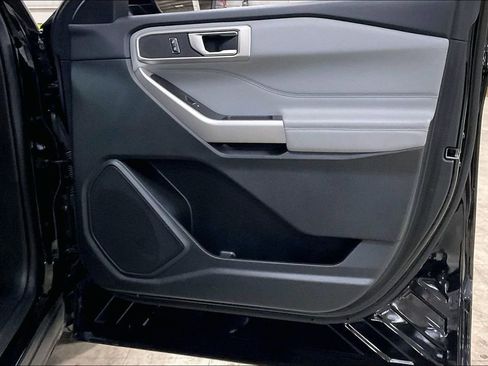 Certified 2023 Ford Explorer XLT w/ Equipment Group 202A image 22