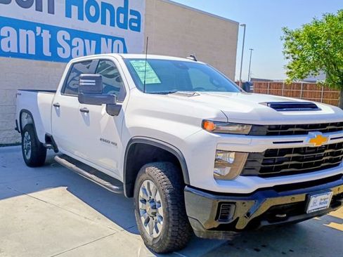 Used 2025 Chevrolet Silverado 2500 Custom w/ Custom Value Package AWD/4WD image 13