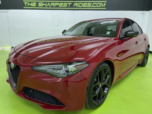 Used 2020 Alfa Romeo Giulia w/ Nero Edizione image 5