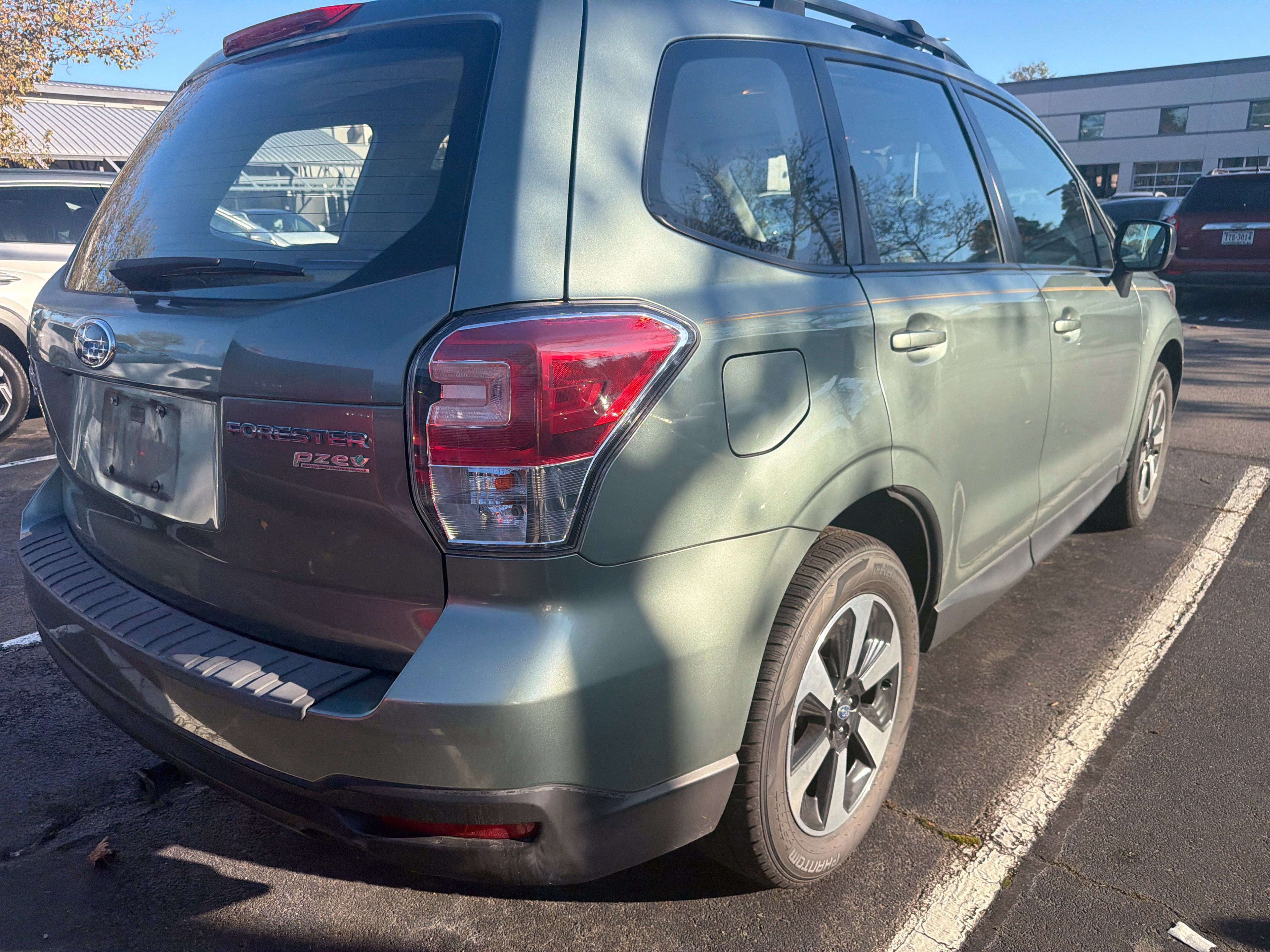 Used 2017 Subaru Forester 2.5i w/ Alloy Wheel Package AWD/4WD image 10