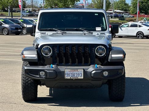 Used 2023 Jeep Wrangler Unlimited w/ Cold Weather Group image 9