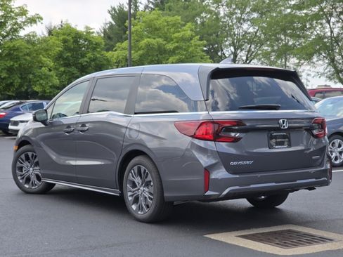 New 2026 Honda Odyssey Touring image 20
