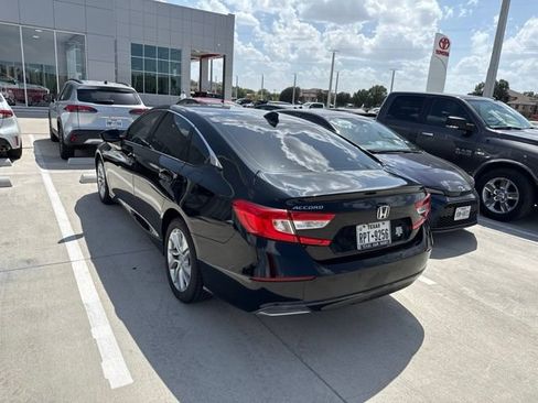 Used 2018 Honda Accord LX image 6