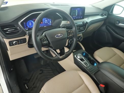 Used 2021 Ford Escape Titanium image 8