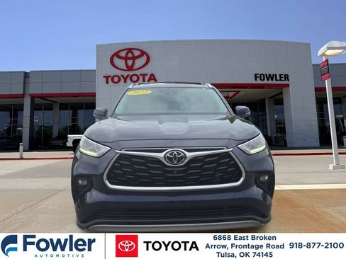 Used 2022 Toyota Highlander Platinum AWD/4WD image 8