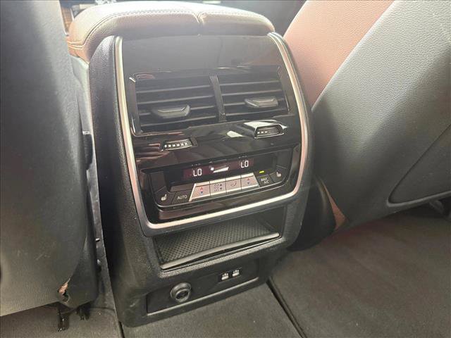 Used 2020 BMW X7 xDrive40i w/ Premium Package AWD/4WD image 19