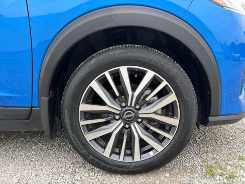Used 2024 Nissan Kicks SV FWD image 16